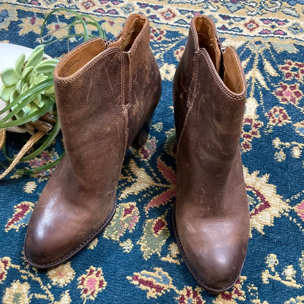 🍄Sofft Wera distressed Brown leather Ankle Boot